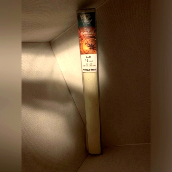 Antique White Charles Craft Gold Standard 100% Cotton Aida, 16 Count- 15"X 18" - Picture 1 of 6